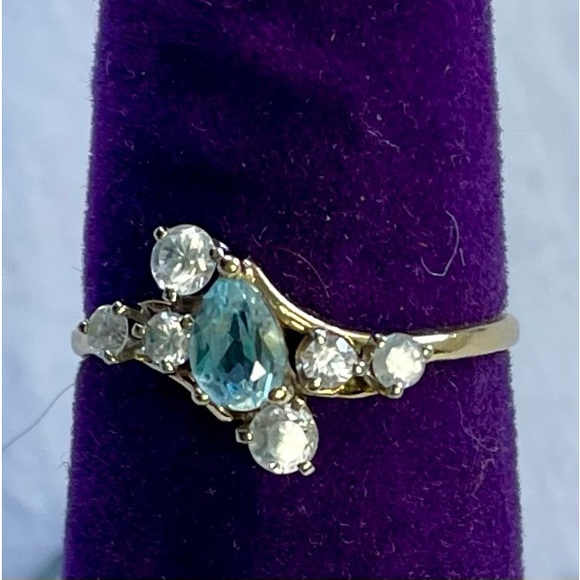 14K Gold Ring with CZ and Blue Topaz - Picture 2 of 9